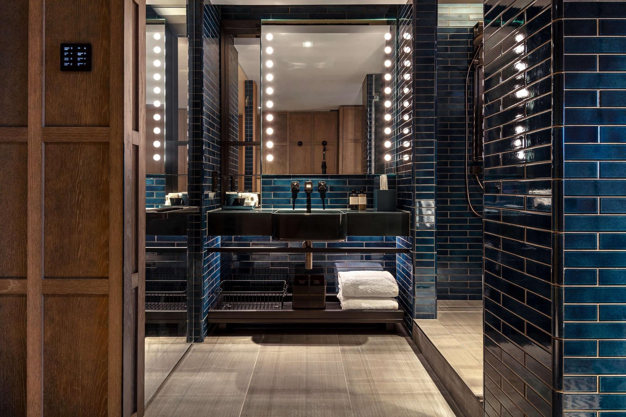 Hotel The Londoner Zewnętrze zdjęcie Bathroom
