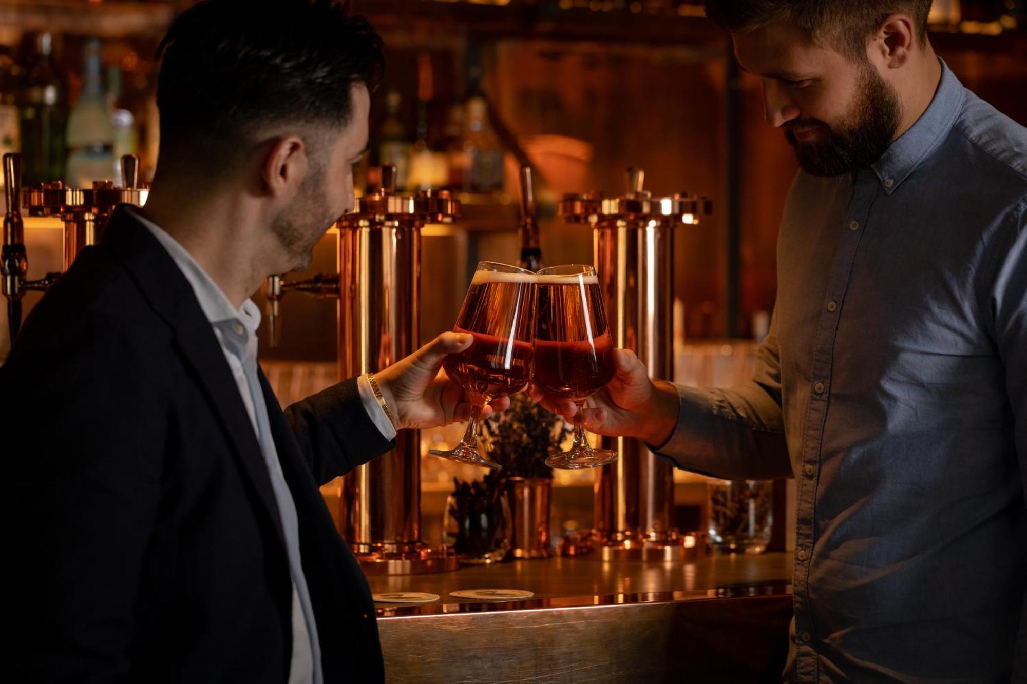 Hotel The Londoner Zewnętrze zdjęcie A cognac tasting